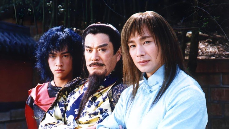 快速找到头像设置入口：步骤简单清晰