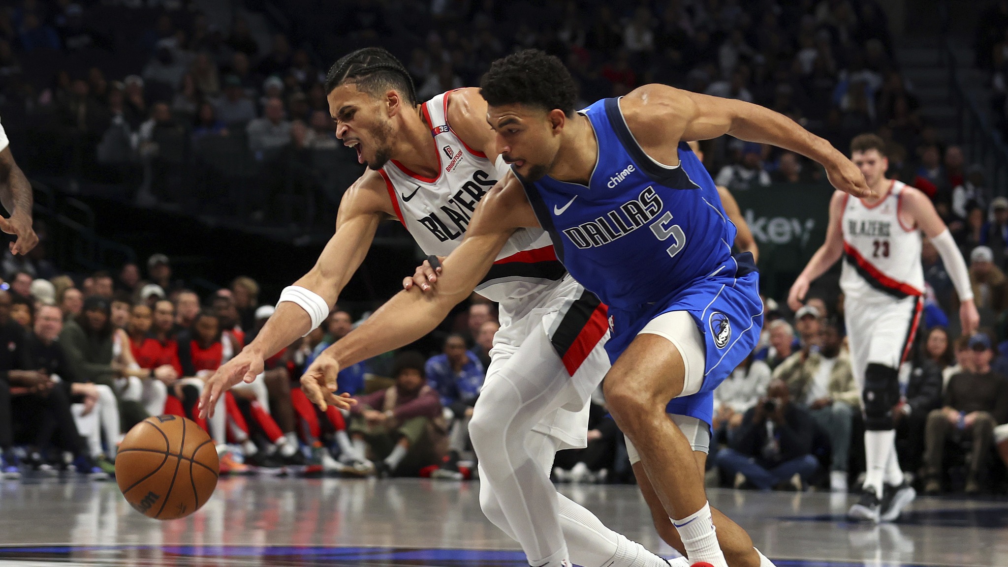 达拉斯独行侠_NBA常规赛：开拓者111-117独行侠_NBA常规赛：开拓者111-117独行侠_【回放】开拓者vs独行侠第1节英文原声回放 ...
