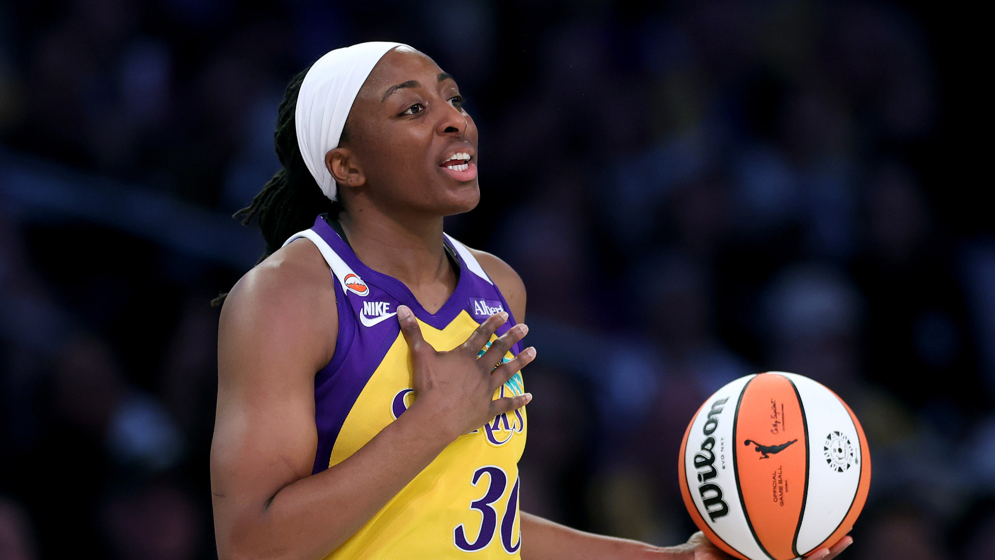 WNBA_WNBA常规赛：洛杉矶火花97-88菲尼克斯水星_WNBA常规赛：洛杉矶火花97-88菲尼克斯水星_大中锋也有后卫的心迪丽卡-汉比弧 ...
