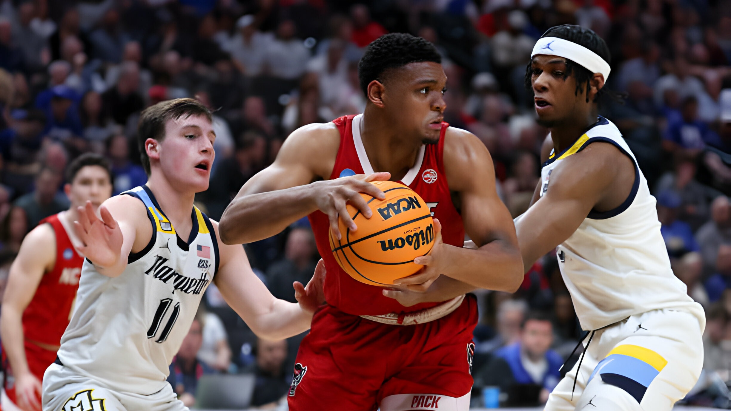 《ncaa》【集锦】北卡州立67-58马奎特大学北卡州立以下克上晋级精英