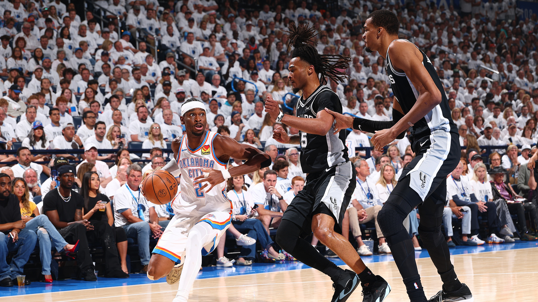 俄克拉荷马雷霆_NBA西决G5：马刺114-127雷霆_NBA西决G5：马刺114-127雷霆_一点机会都不放过！文班人群中拼下前场篮板二次 ...