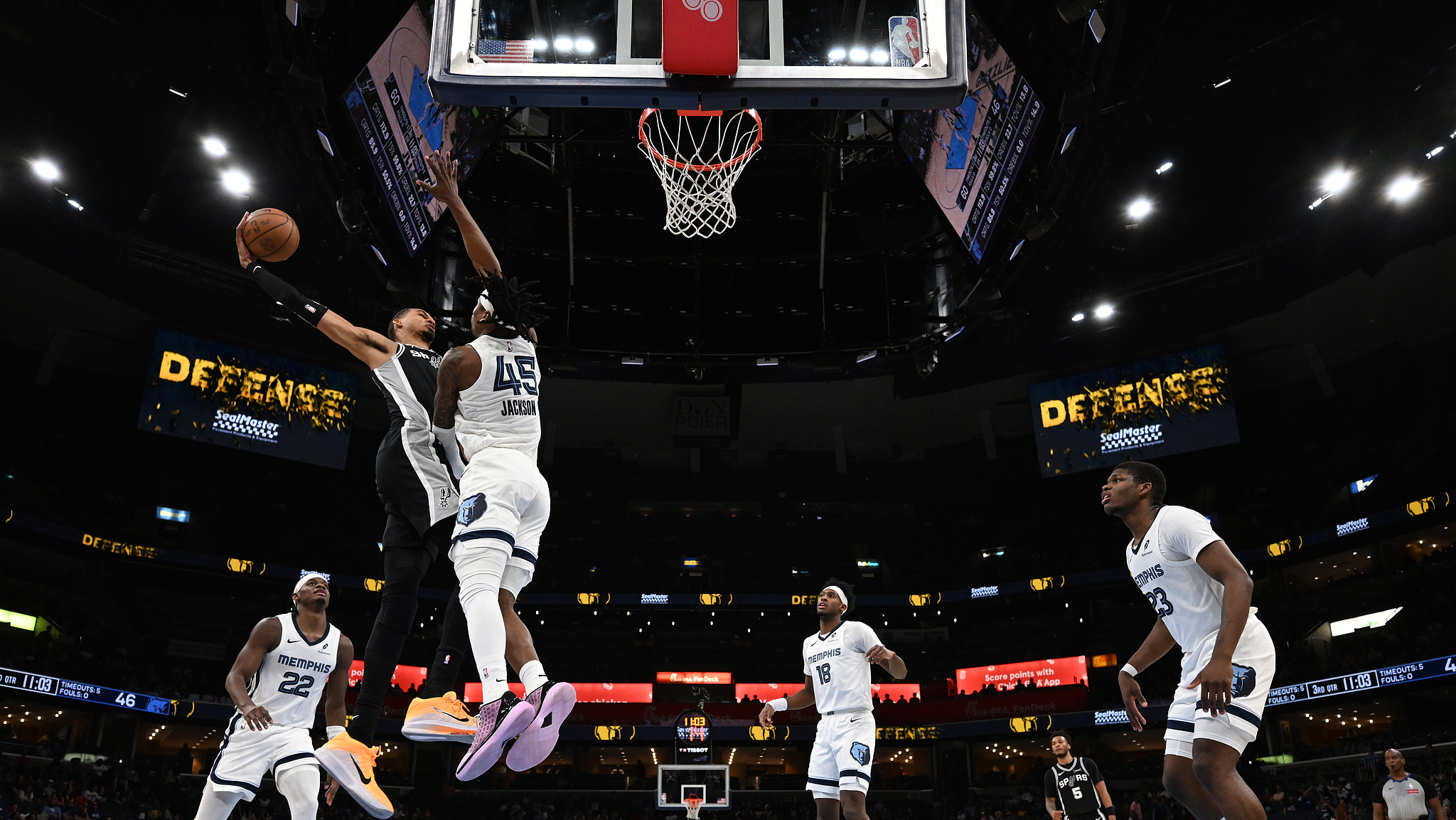 TOP时刻_Top系列：26日NBA最佳时刻_Top系列：26日NBA最佳时刻_26日NBA最佳助攻詹姆斯灵犀背传仙人指路送助攻_高清 ...
