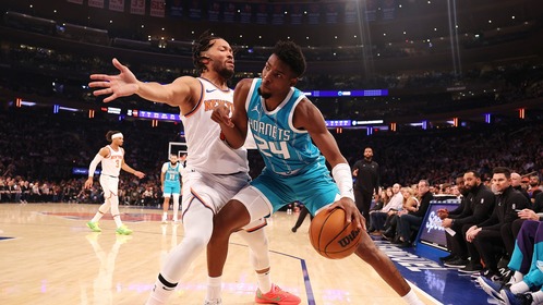《NBA全场集锦》苦苦支撑球队 布伦森发挥领袖作用三分顽强迫近比分
