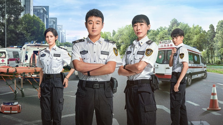 一夜荒唐美女总裁带5娃找上门·家庭风波