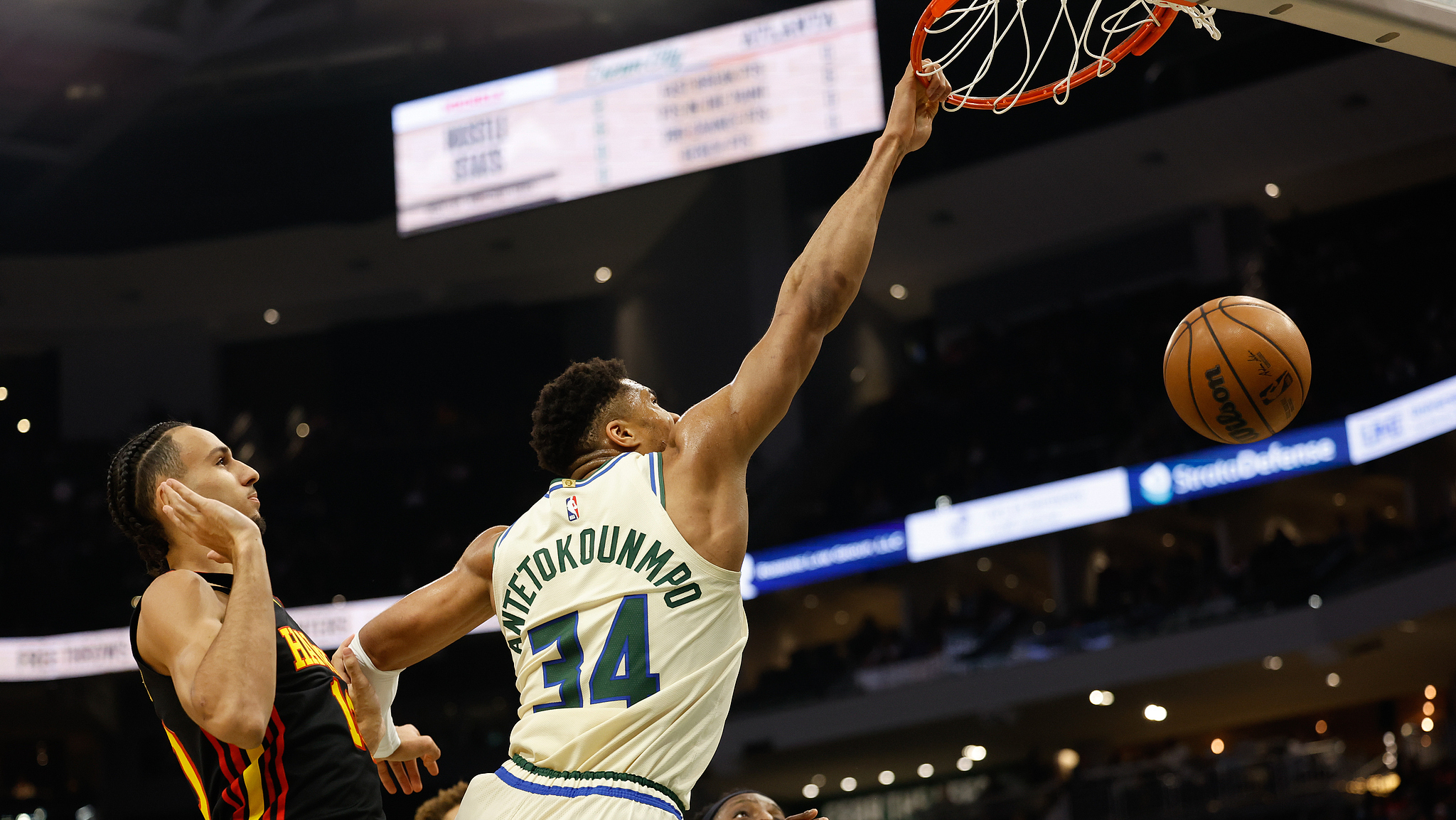 TOP时刻_Top系列：5日NBA最佳时刻_Top系列：5日NBA最佳时刻_5日NBA最佳助攻桑德斯仙人指路送出过顶长传_高清1080P在线 ...