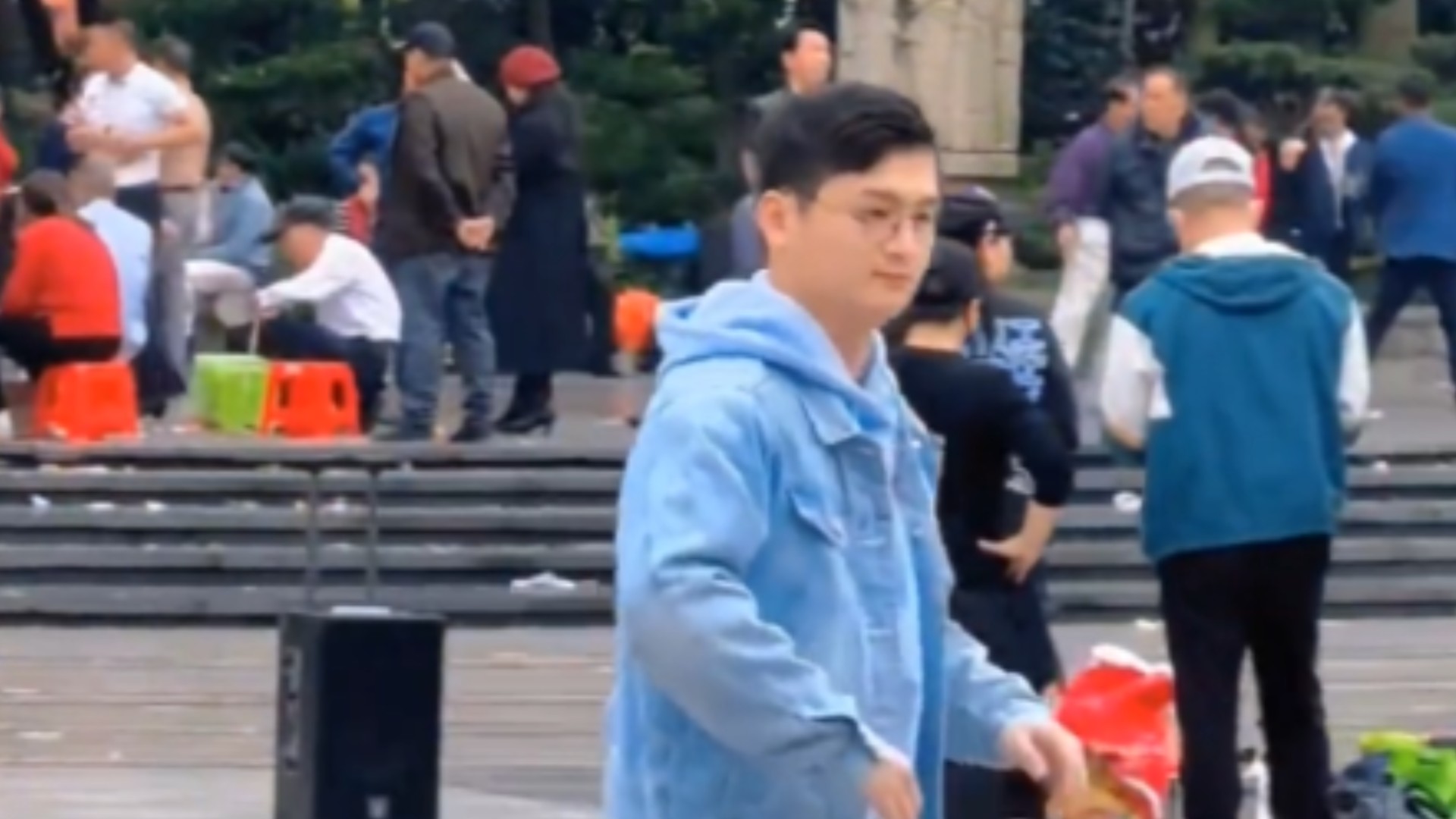 罗列才艺人生百态_小女孩凭借别出心裁的手工制作，受到上千万网友的喜爱_综艺_高清完整版视频在线观看_腾讯视频