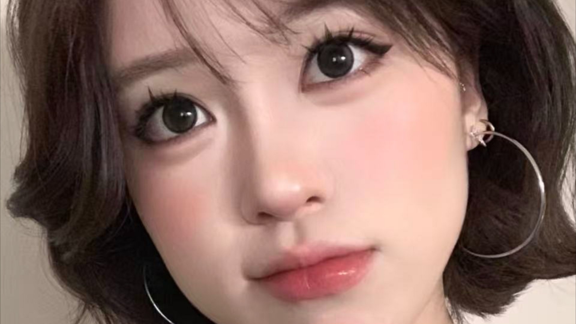 桃兔赴暖岁岁安隅_不会画眼线的小宝快看过来教大家两种眼线画法以及对应的下睫毛画法_综艺_高清完整版视频在线观看_腾讯视频